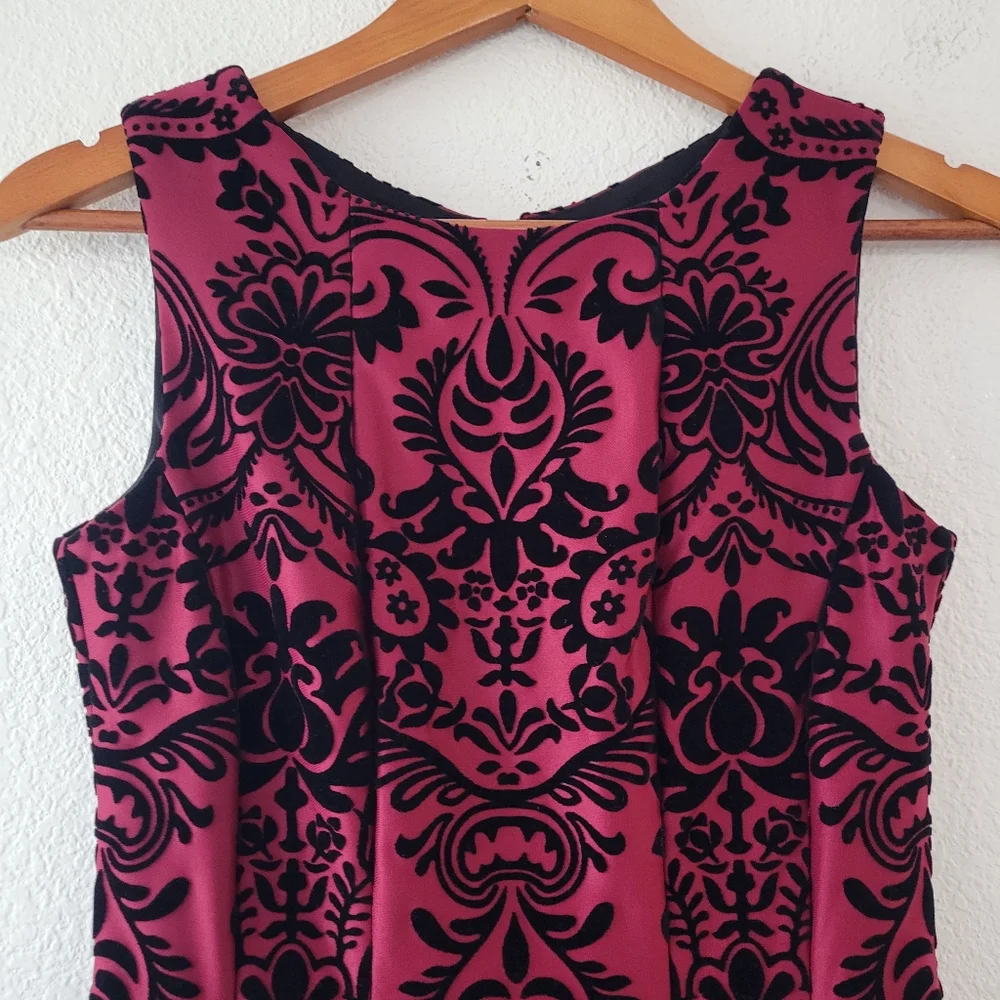 danny and nicole Gorgeous Burgundy and Black Fit and Flare Dress With Pockets 4 - Picture 2 of 8